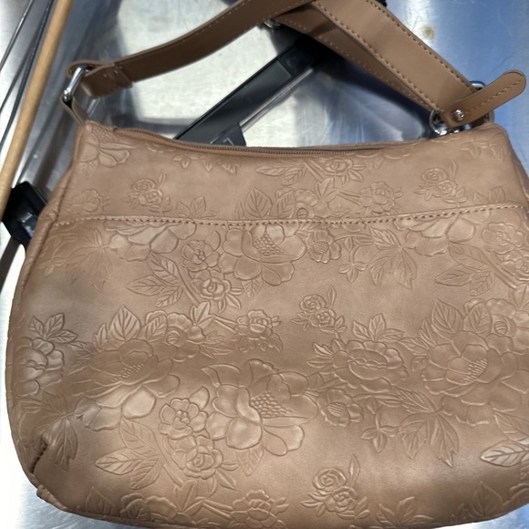 Giani Bernini Pebble Crossbody Bag Tan Tripple Zip Multi Pocket Adjustable Purse - Picture 6 of 11